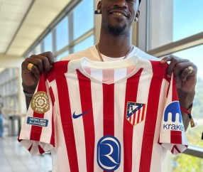 🏀⚽联动！马德里竞技官方IG晒巴特勒和马竞球衣合影