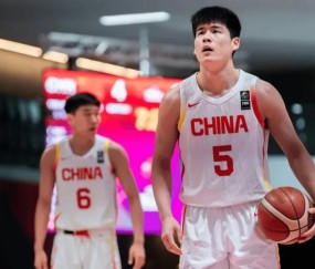 国青81-77喀麦隆，赛后2喜2忧！2将获肯定，曲绍斌+张博源辣眼！