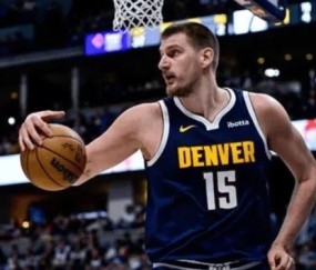 乐鱼体育官方-约基奇“身兼两职”带队止连败 掘金掌握命运主动